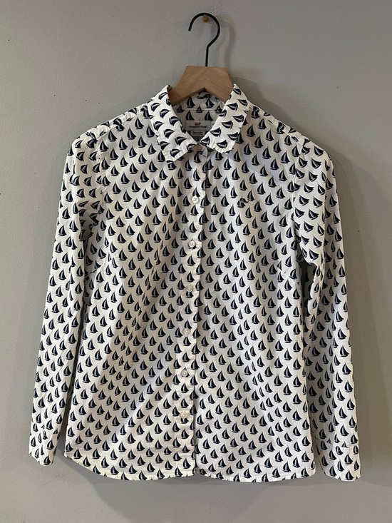 Vineyard Vines Tops - Vineyard Vines White Button-Up Shirt with Navy Sailboat Print